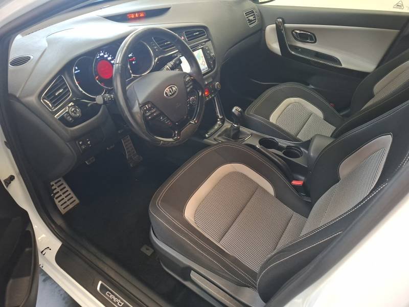 Kia CEED - Photo 20