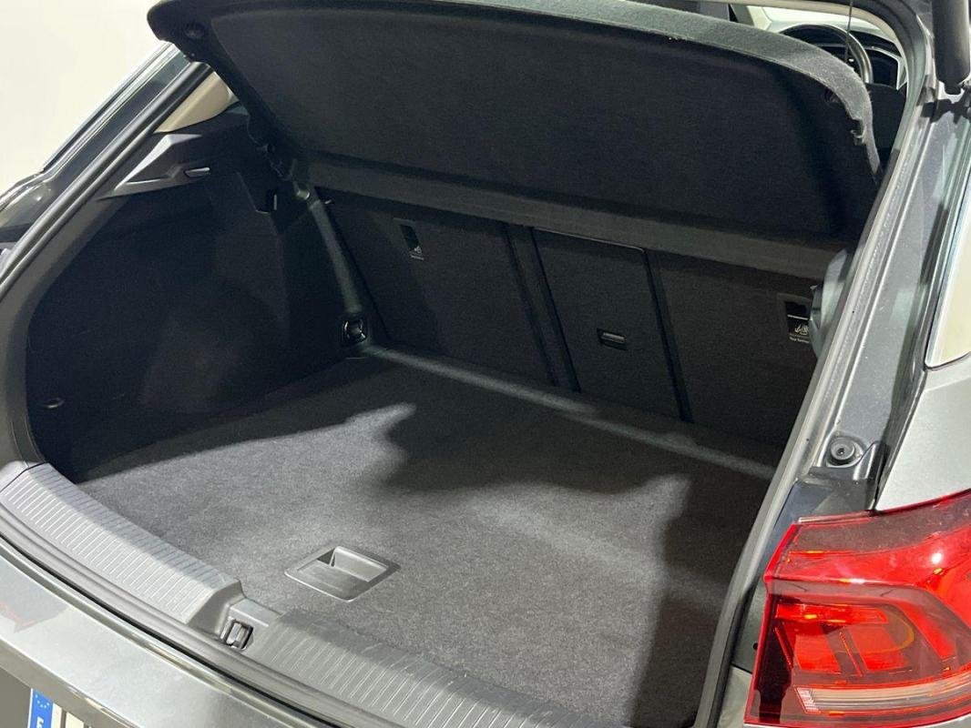 Volkswagen T-Roc - Photo 32