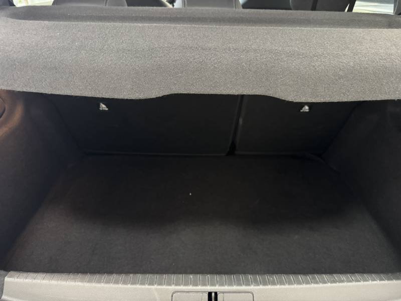 Peugeot 208 - Photo 11