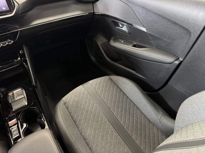 Peugeot 208 - Photo 15