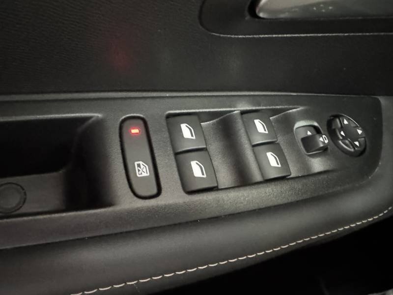 Peugeot 208 - Photo 36