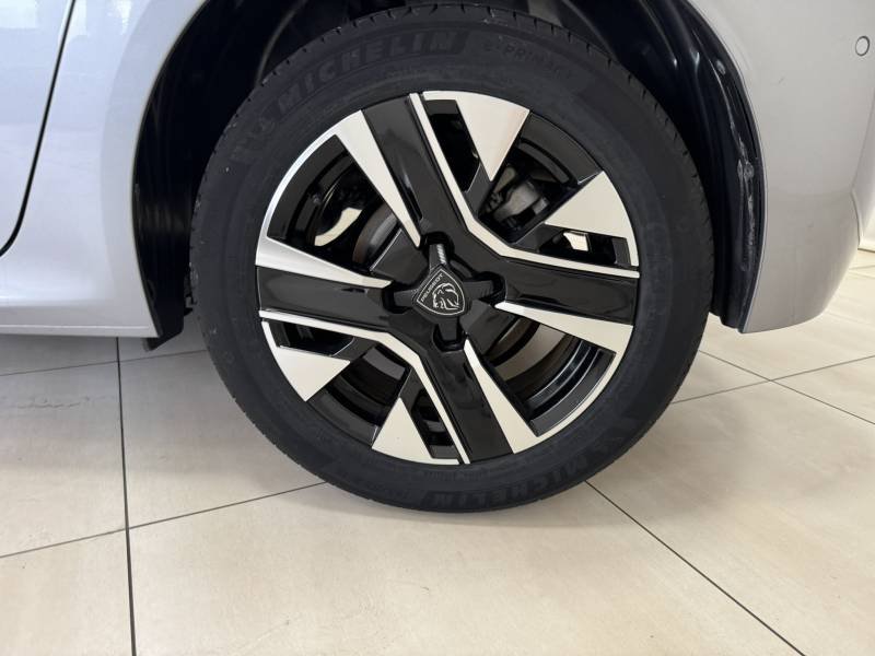 Peugeot 208 - Photo 9