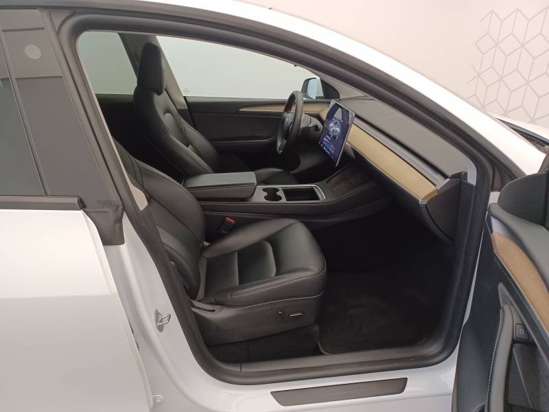 Tesla Model Y - Photo 13