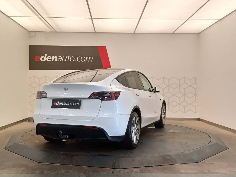 Tesla Model Y - Photo 2