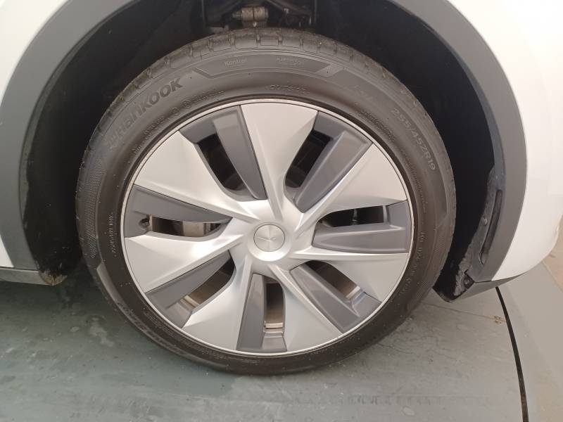 Tesla Model Y - Photo 9