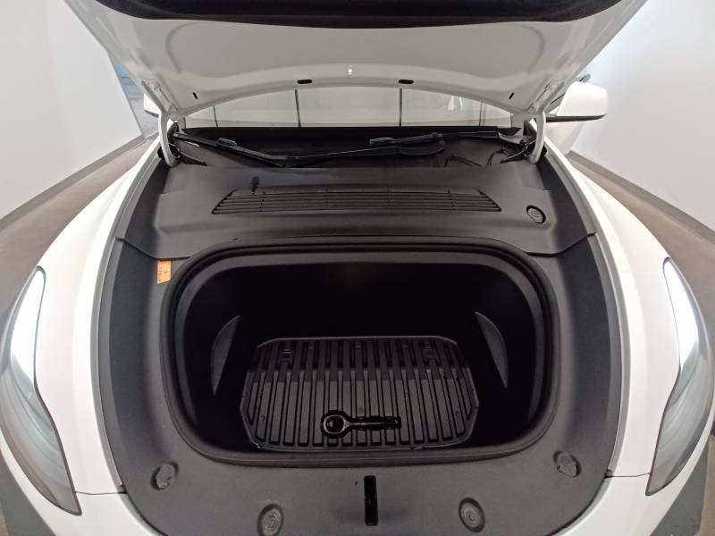 Tesla Model Y - Photo 10