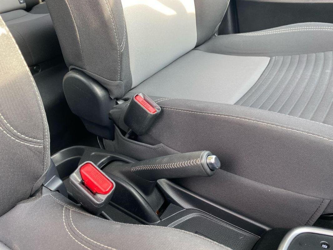 Toyota Yaris - Photo 12