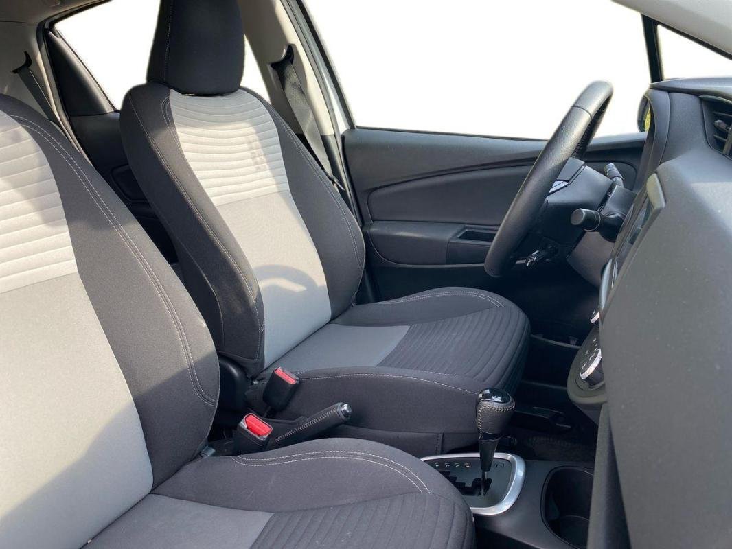 Toyota Yaris - Photo 13