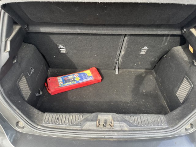 Ford Fiesta - Photo 11