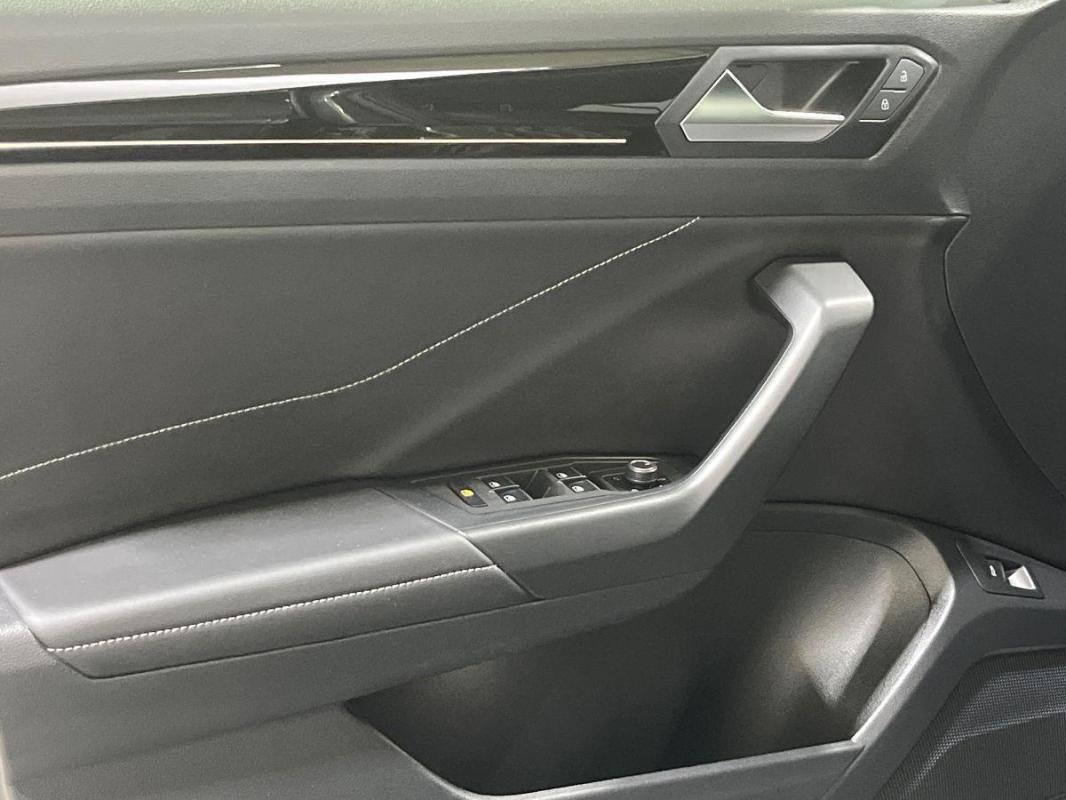 Volkswagen T-Roc - Photo 15
