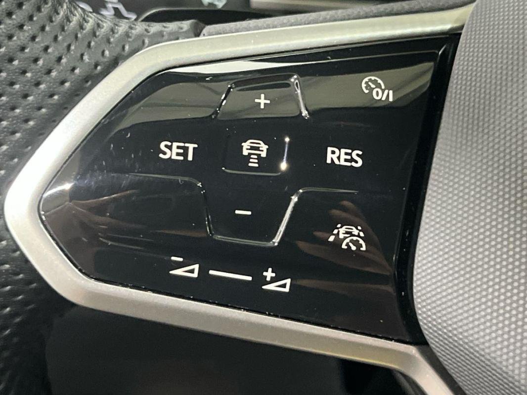 Volkswagen T-Roc - Photo 21