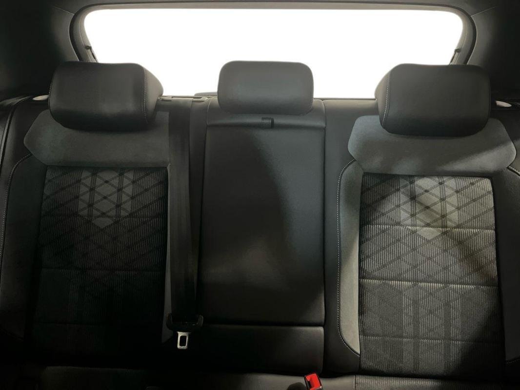 Volkswagen T-Roc - Photo 22