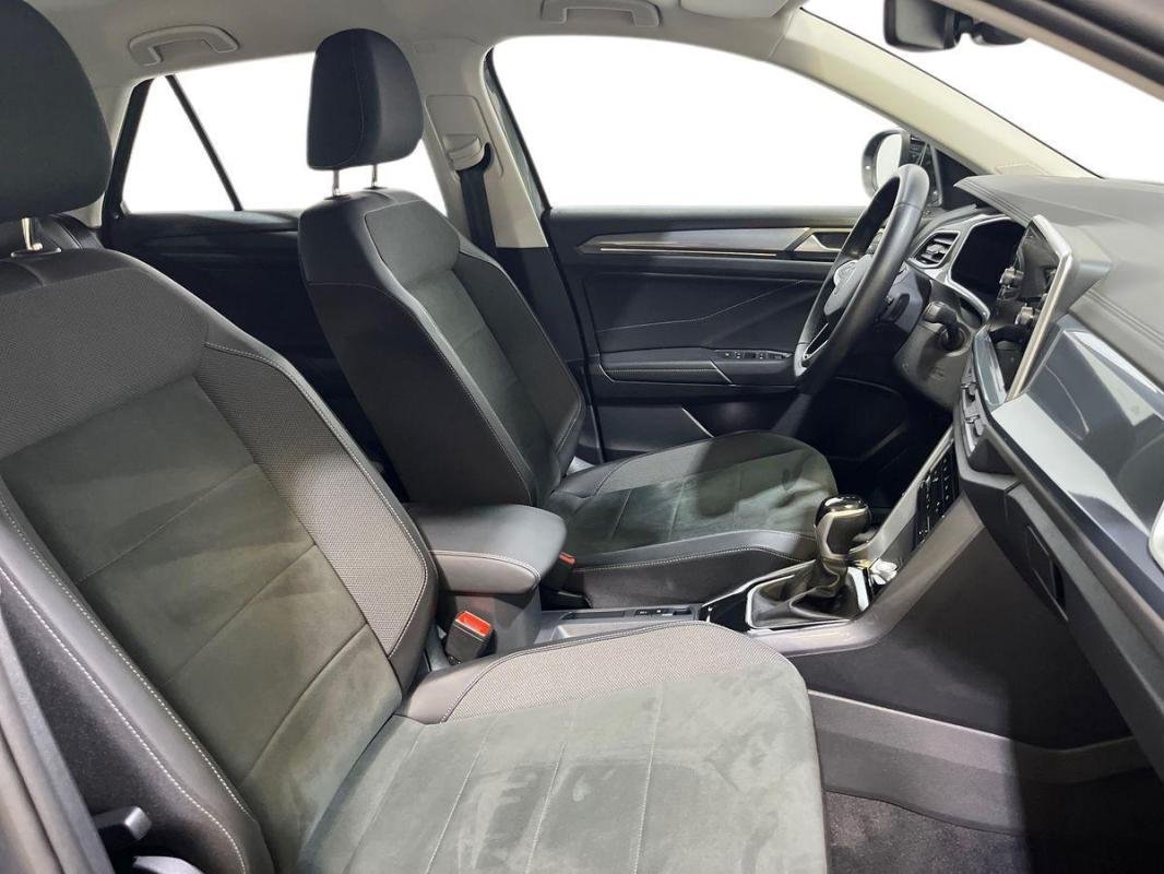 Volkswagen T-Roc - Photo 13