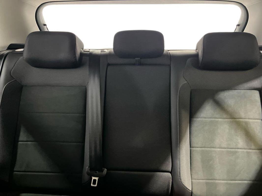 Volkswagen T-Roc - Photo 22