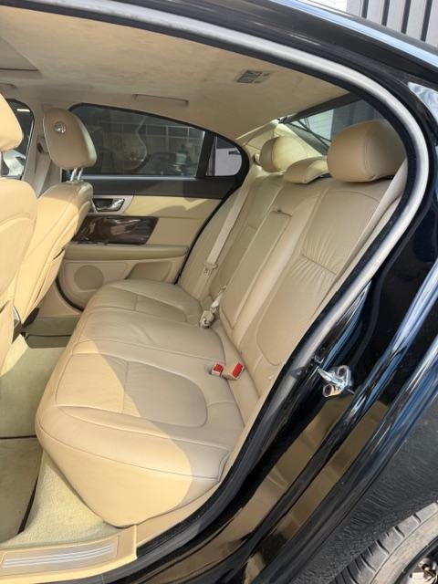 Jaguar XF - Photo 11
