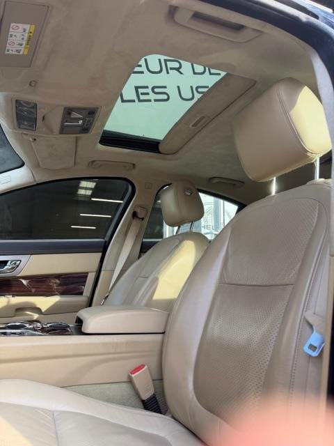 Jaguar XF - Photo 13