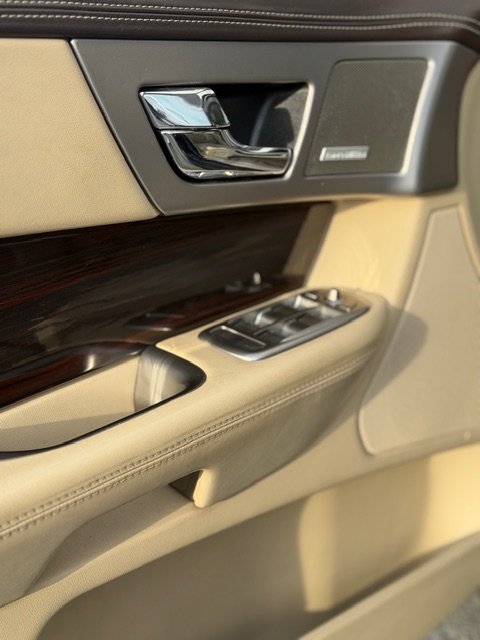 Jaguar XF - Photo 19