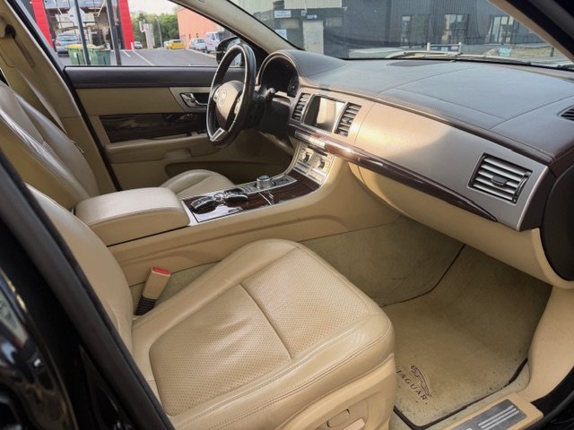 Jaguar XF - Photo 10