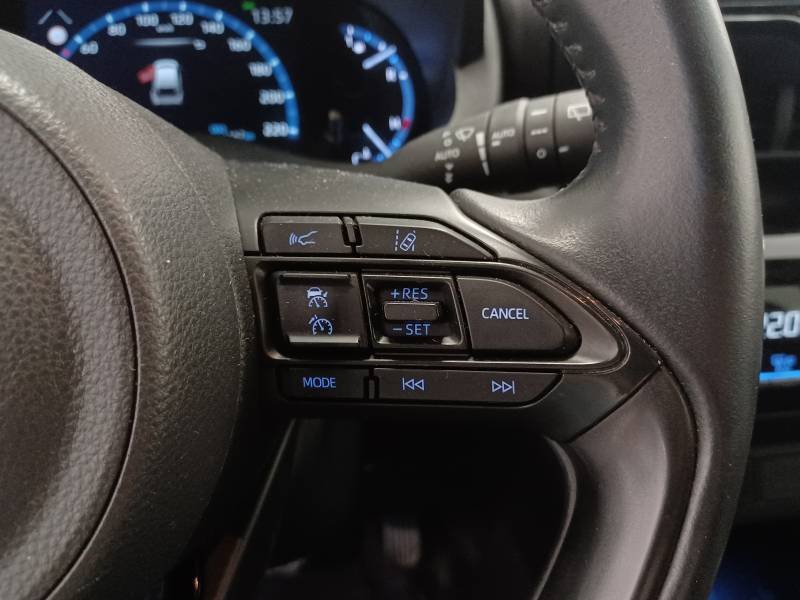 Toyota Yaris - Photo 18