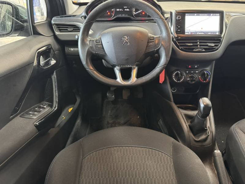 Peugeot 208 - Photo 16