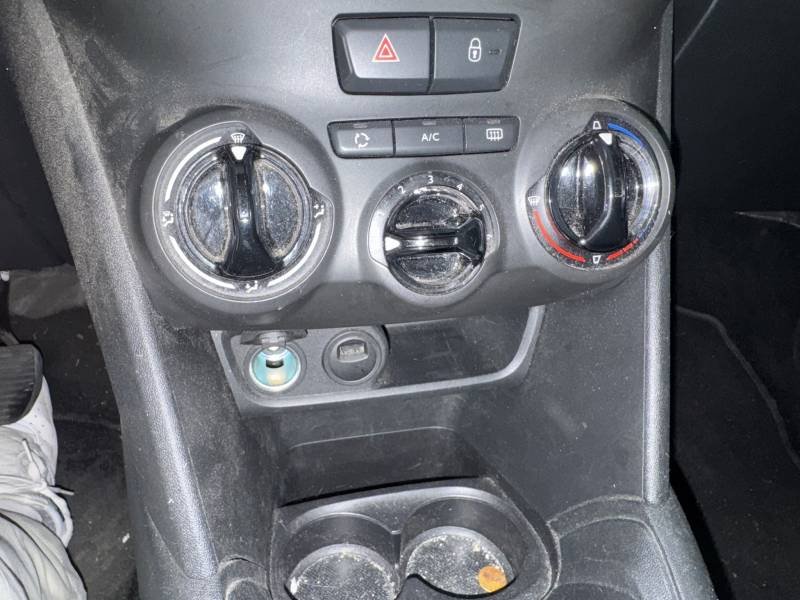 Peugeot 208 - Photo 24