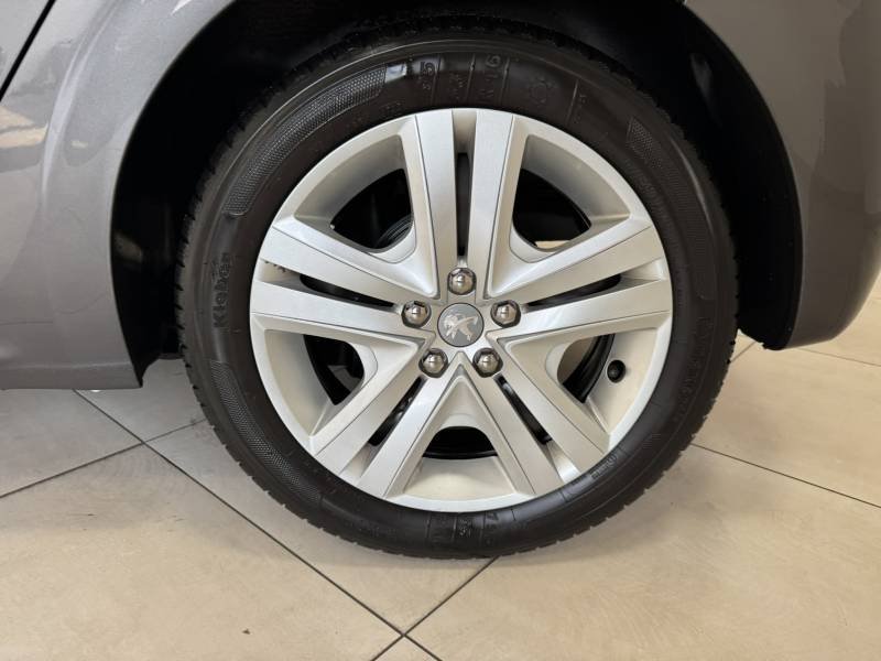 Peugeot 208 - Photo 9