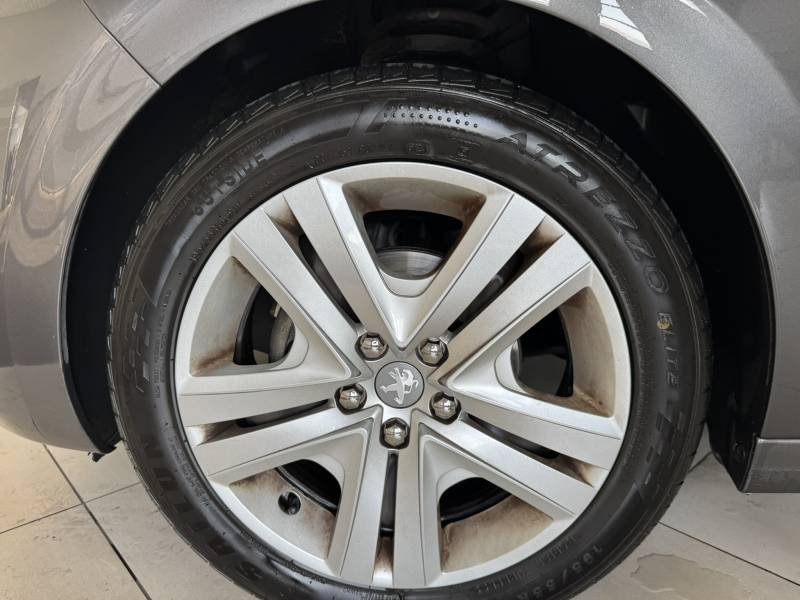 Peugeot 208 - Photo 10