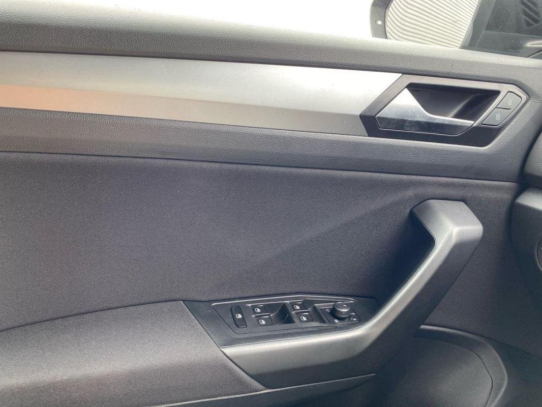 Volkswagen T-Roc - Photo 16