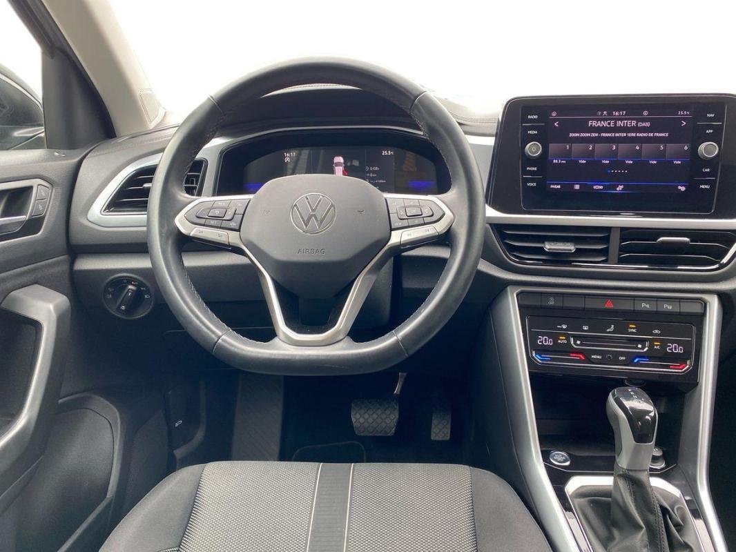 Volkswagen T-Roc - Photo 25