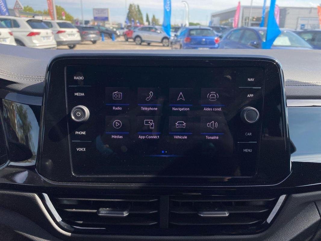 Volkswagen T-Roc - Photo 16