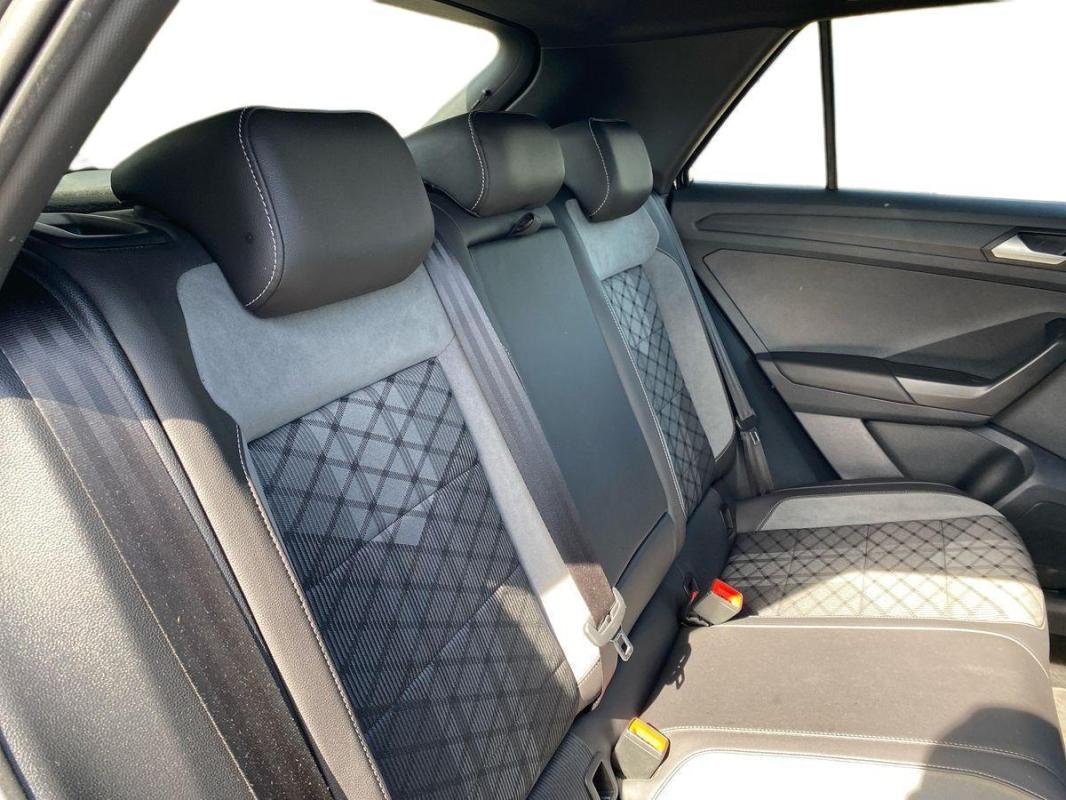 Volkswagen T-Roc - Photo 23