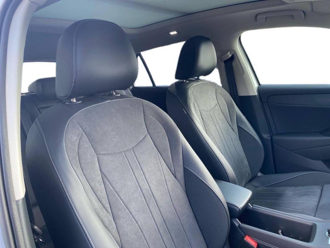 Volkswagen T-Roc - Photo 13