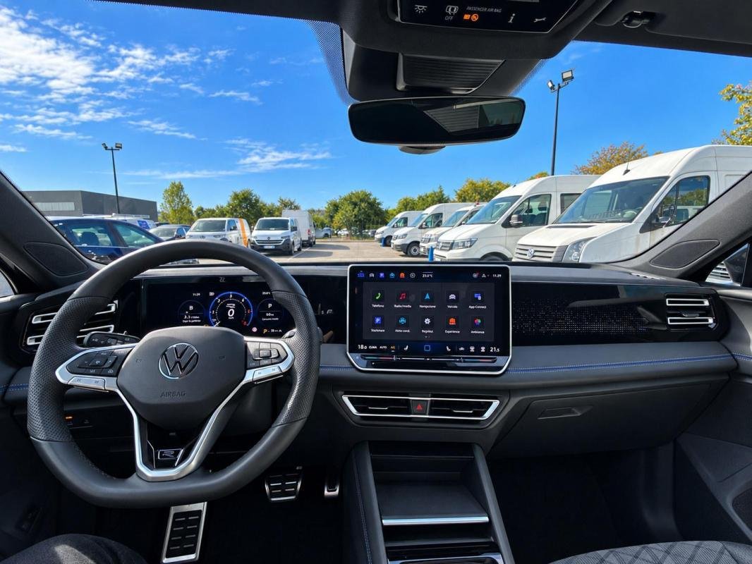 Volkswagen Tiguan - Photo 21