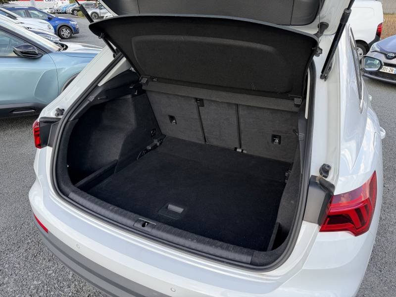 Audi Q3 - Photo 13