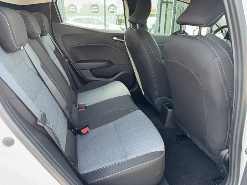 Renault Clio - Photo 19
