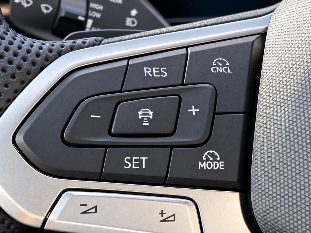 Volkswagen Tiguan - Photo 24