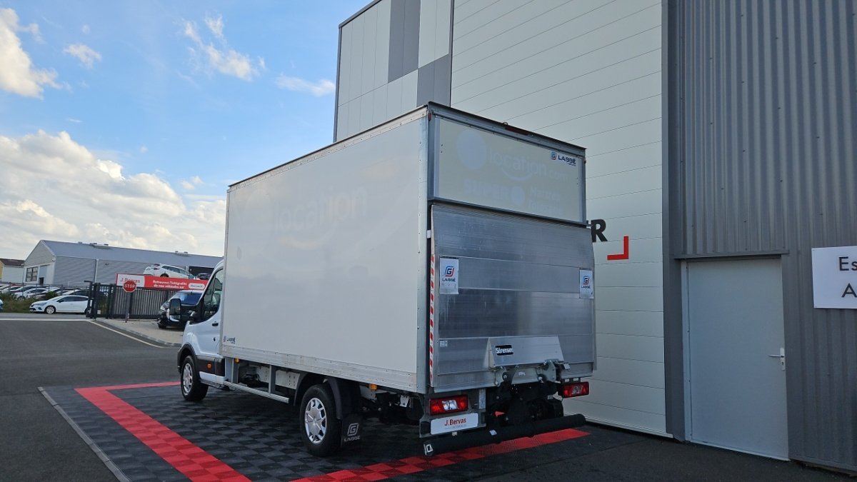 Ford Transit - Photo 3