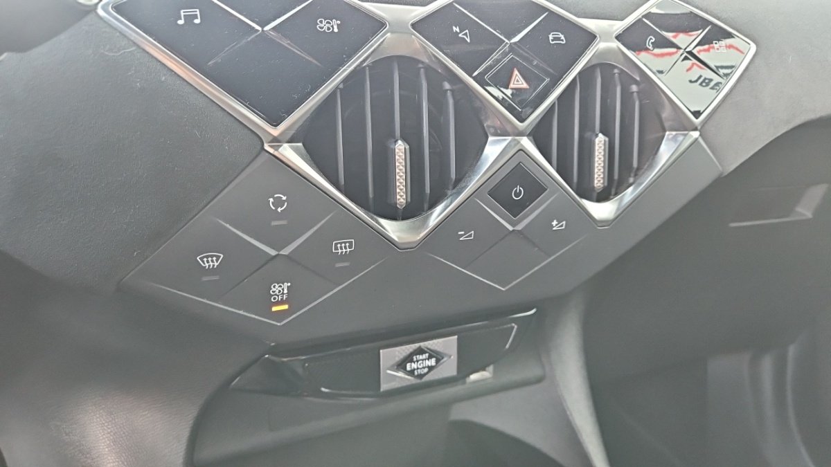 DS DS 3 Crossback - Photo 28