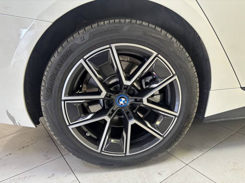 BMW i4 - Photo 16
