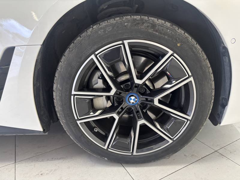 BMW i4 - Photo 17
