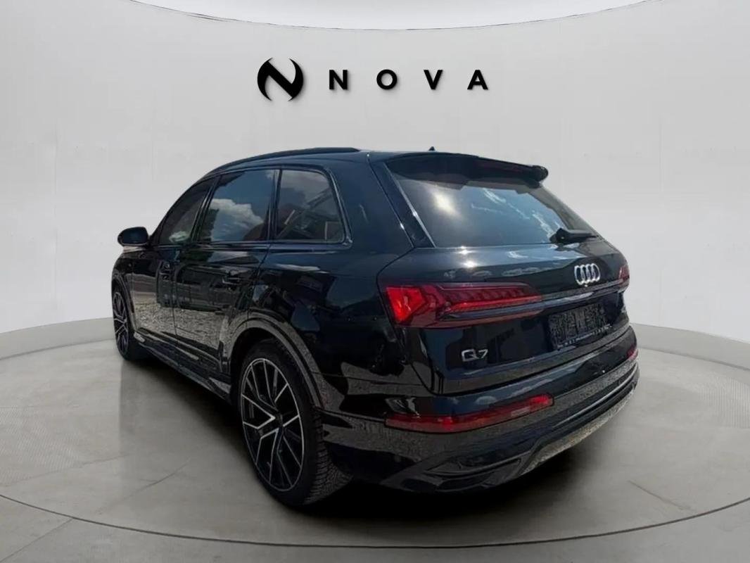 Audi Q7 - Photo 3