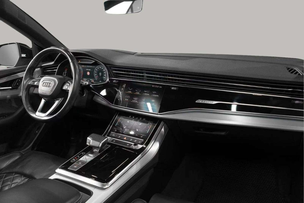 Audi Q8 - Photo 11