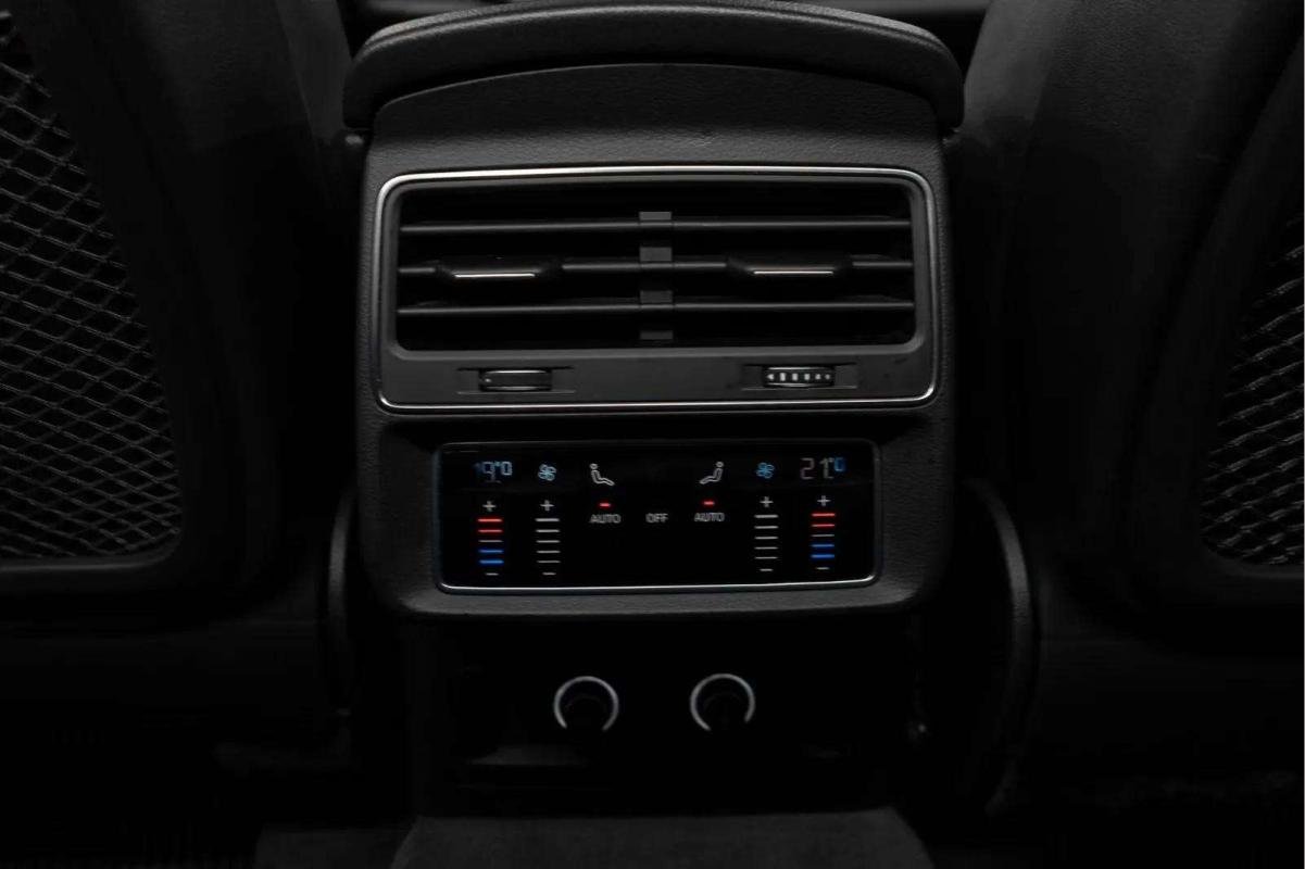 Audi Q8 - Photo 12