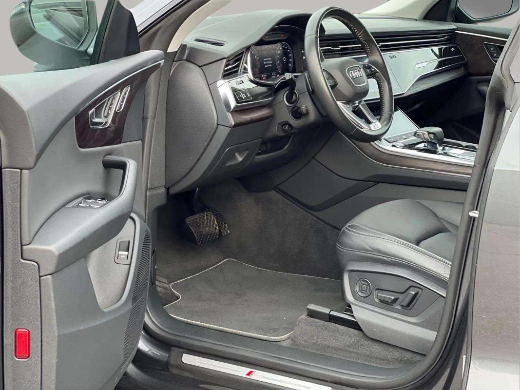 Audi Q8 - Photo 12