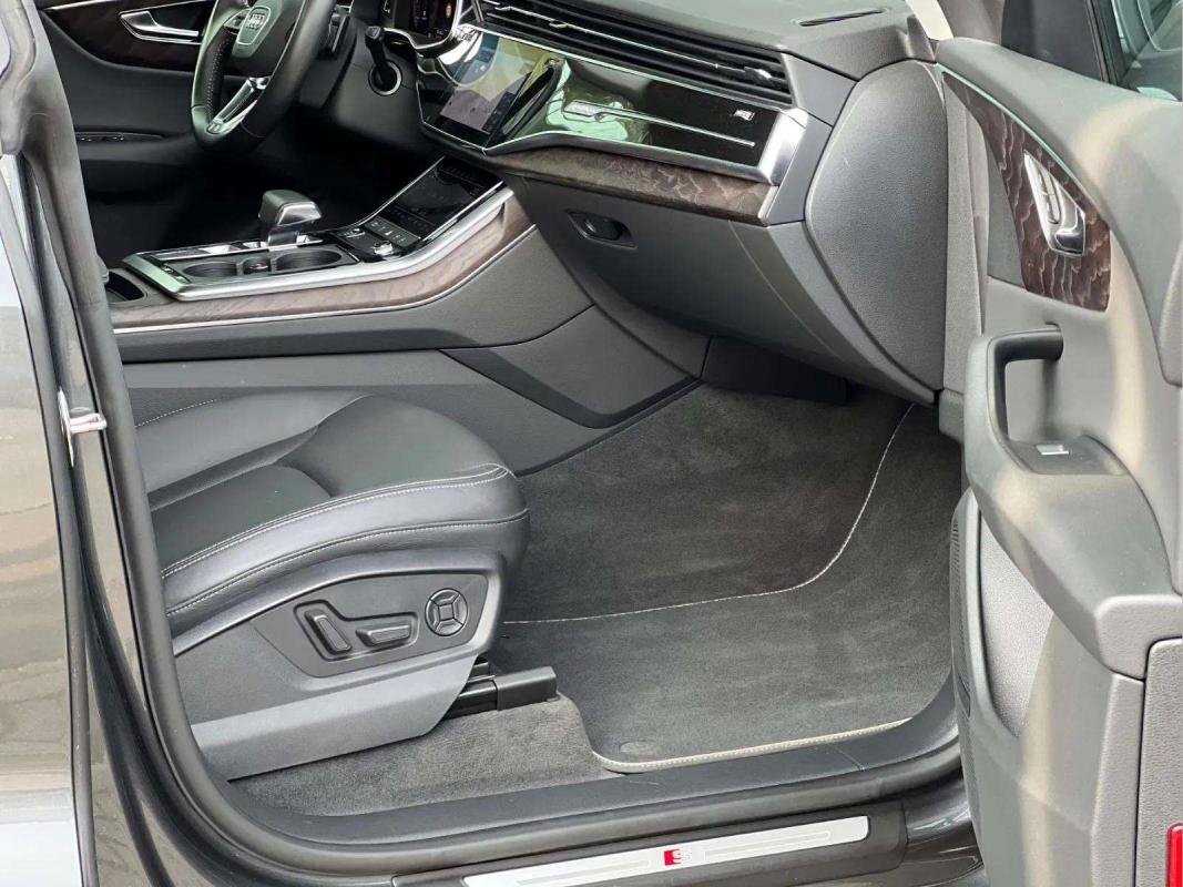 Audi Q8 - Photo 8