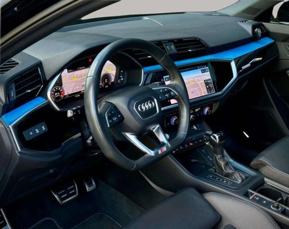 Audi Q3 - Photo 11