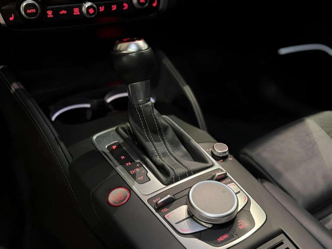 Audi RS3 - Photo 12