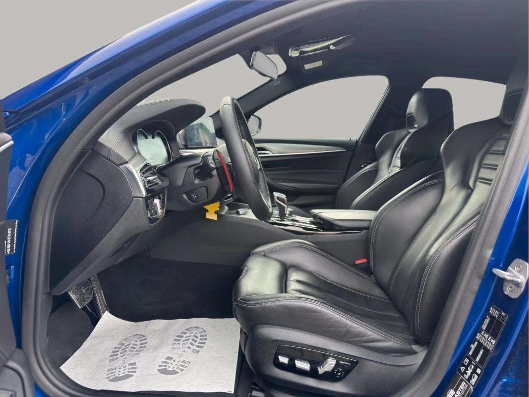 BMW M5 - Photo 14