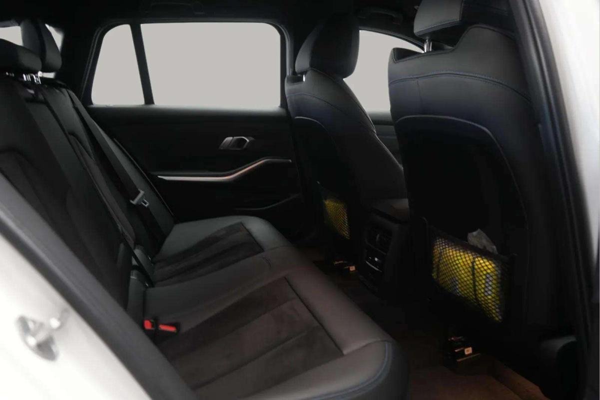 BMW 320d Touring - Photo 12