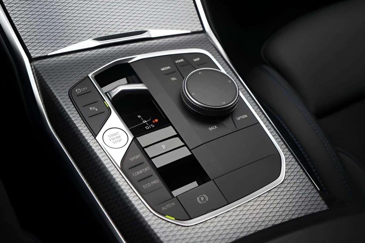 BMW 320d Touring - Photo 8
